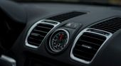 Auto, finestrini abbassati o aria condizionata? Come si risparmia pi&ugrave; carburante. Non &egrave; come pensi