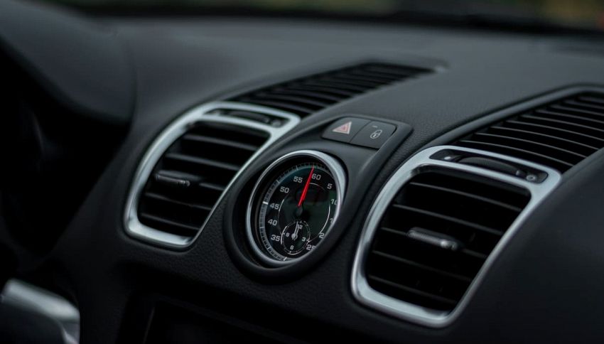 Auto, finestrini abbassati o aria condizionata? Come si risparmia pi&ugrave; carburante. Non &egrave; come pensi