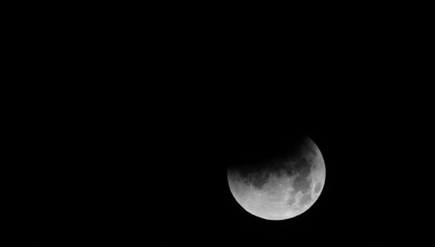 Dopo l&rsquo;eclissi di Sole arriva quella di Luna: il 28 agosto spettacolo nei cieli d&rsquo;Italia