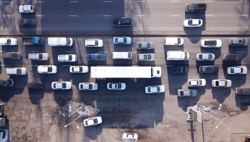 Sei fermo nel traffico? La matematica spiega perch&eacute; cambiare corsia &egrave; quasi sempre un errore