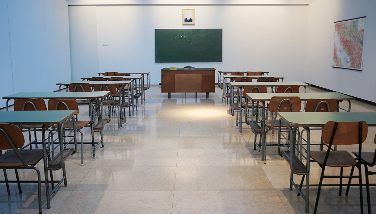 Nuove regole sulla scuola annunciate dal ministro Valditara: riguardano i compiti assegnati a casa e le notifiche sul registro elettronico