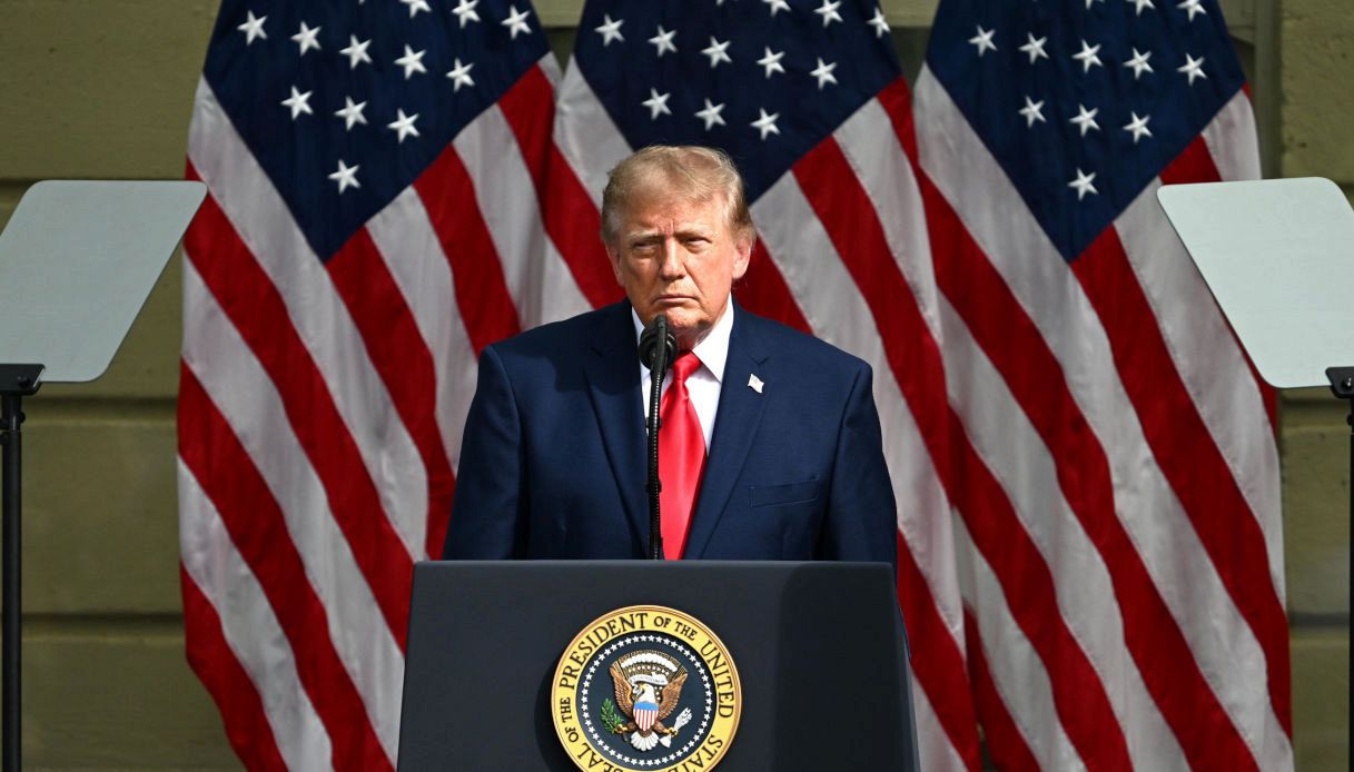 Donald Trump, la gaffe durante la commemorazione dell'11 Settembre: cosa &egrave; accaduto sul palco