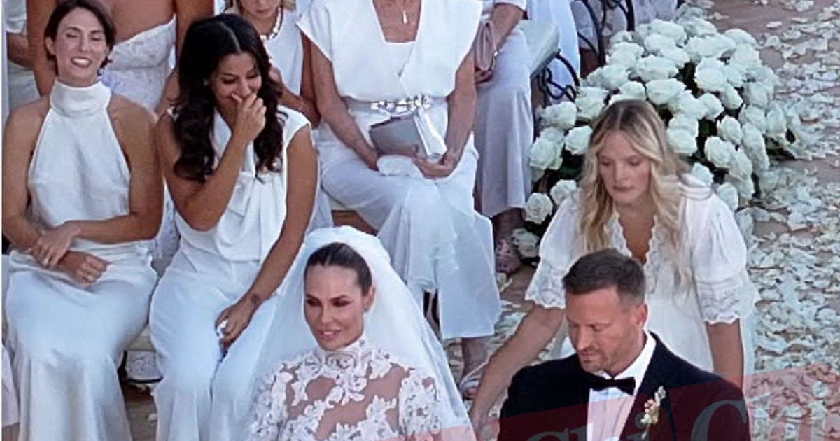 matrimonio-ilary-blasi-perch-non-voleva-essere-l-unica-donna-vestita