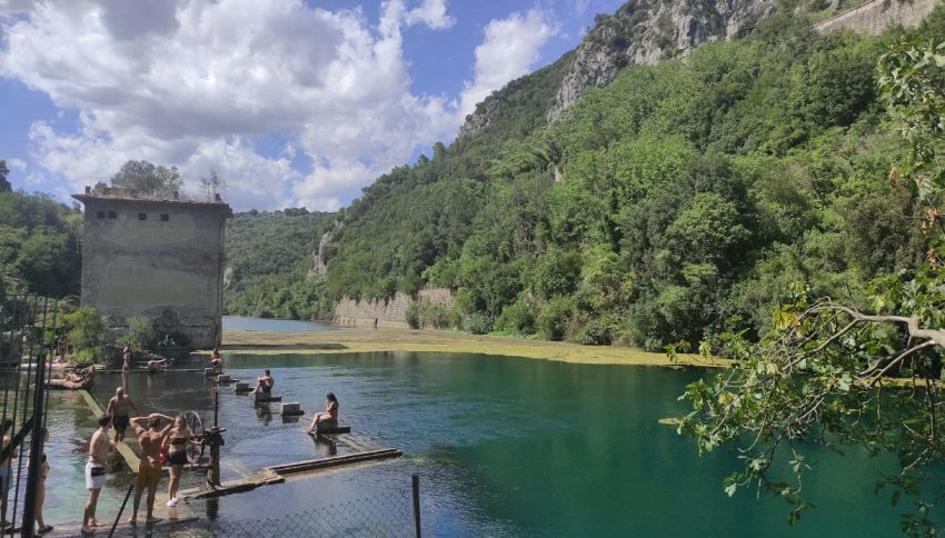 Sembra di essere ai Caraibi, invece siamo in Umbria: il paradiso dalle acque turchesi si trova a Narni