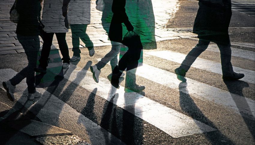 Nuovo Codice della strada, cambiano le regole anche per i pedoni: cosa sapere prima di attraversare