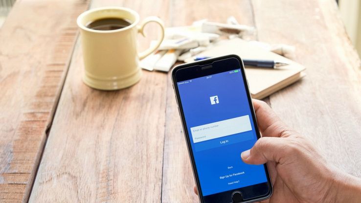 Dalle pizze a domicilio ai ticket del cinema: ecco il nuovo Facebook