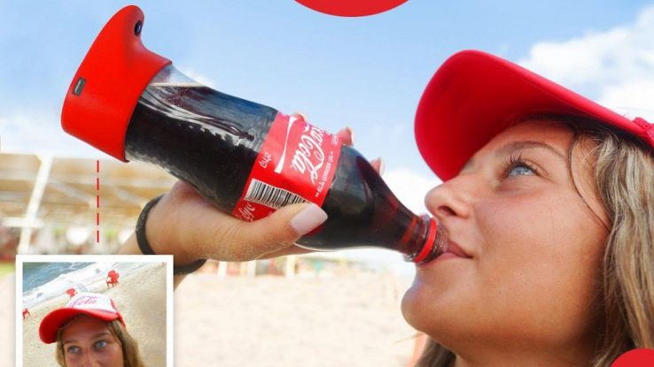 Coca Cola lancia la bottiglia per scattare e condividere selfie
