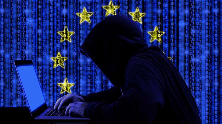 Hacker con sfondo bandiera dell'Europa