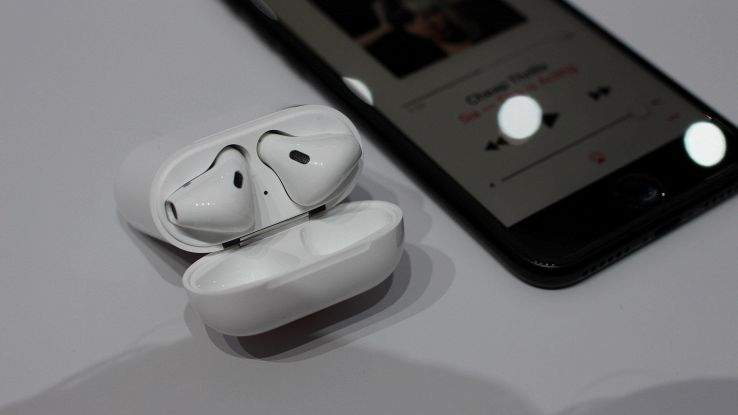 Dopo gli AirPods, Apple è al lavoro alle cuffie con sensore biometrico