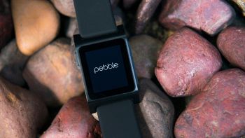 Fitbit compra Pebble, l’azienda di smartwatch era in forte crisi