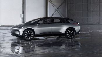 FF91, l’auto che sfida Tesla con un motore da 1050 cavalli. Foto