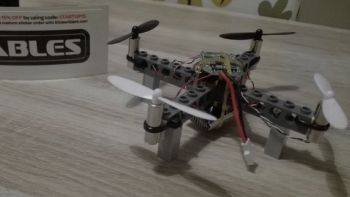 Kitables lancia il drone che si costruisce con i Lego. Foto