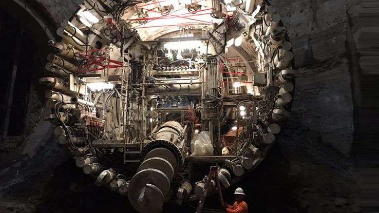 Tunnel sotterraneo per auto: Elon Musk inizia a bucare Los Angeles