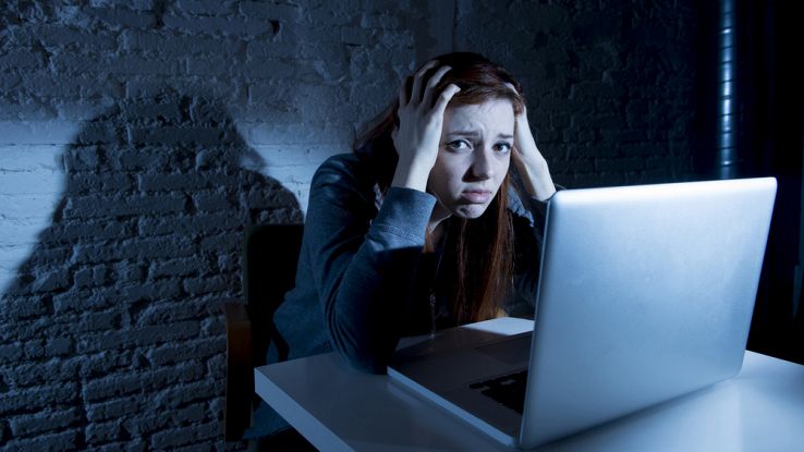 Cosa fare con un figlio cyberbullo. I consigli dell'esperta