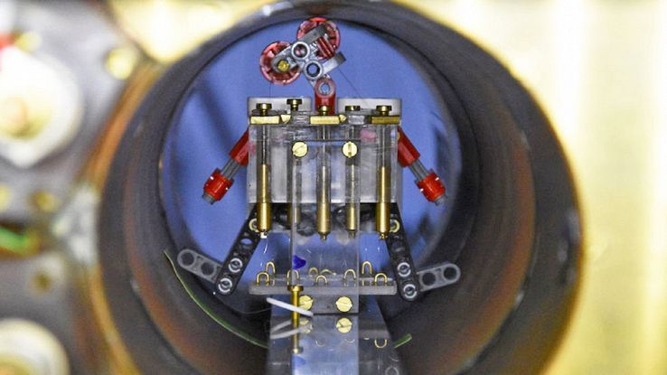 Uno sciame di robot microscopici in grado di sconfiggere il cancro