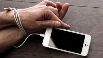 Come disintossicarsi da smartphone e computer e vivere meglio