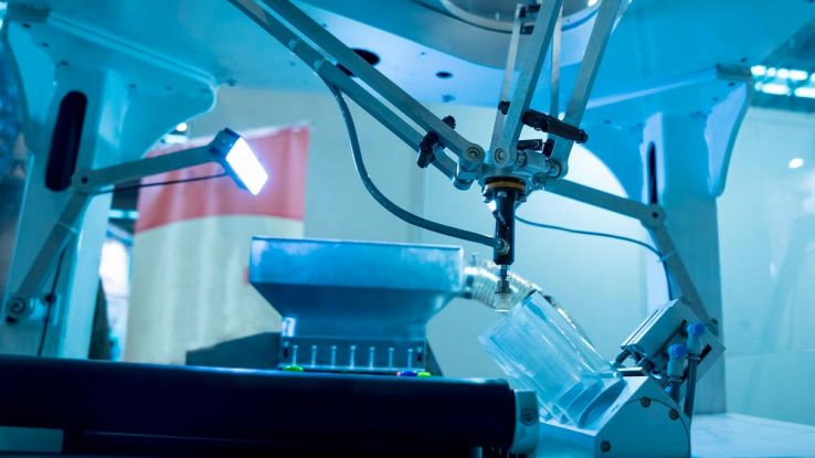 Robot industriali sempre più efficienti, il futuro in fabbrica è loro