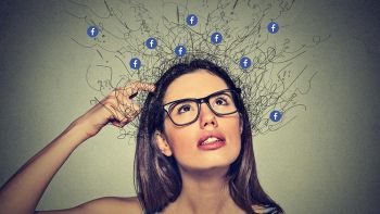 Così Facebook falsifica i nostri ricordi, un esperimento online