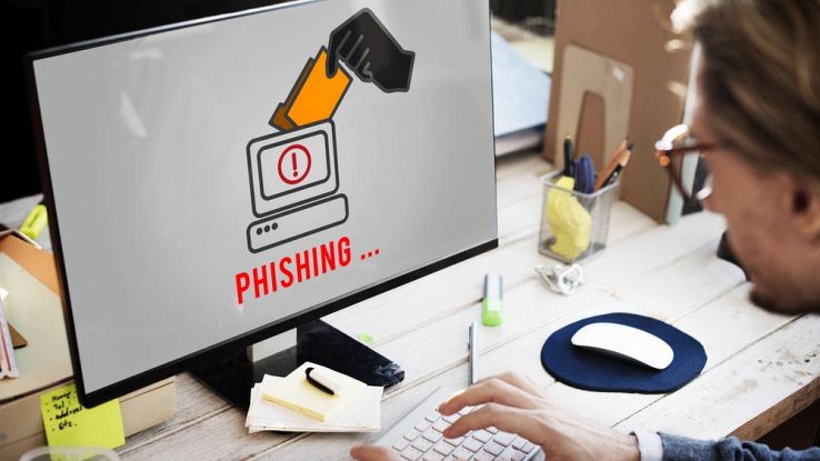 Phishing, d'estate aumentano i pericoli: 5 trucchi per difendersi