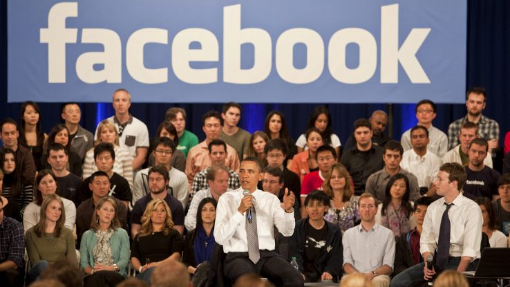 Obama avvertì Zuckerberg su 'fake news'