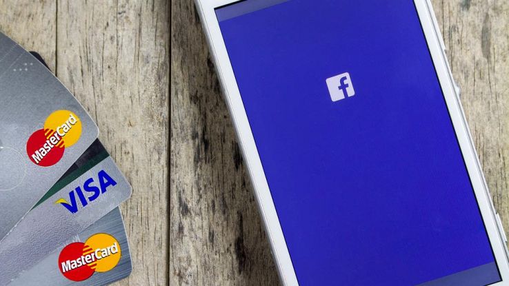 Facebook a pagamento: è una truffa. L'allarme della Polizia