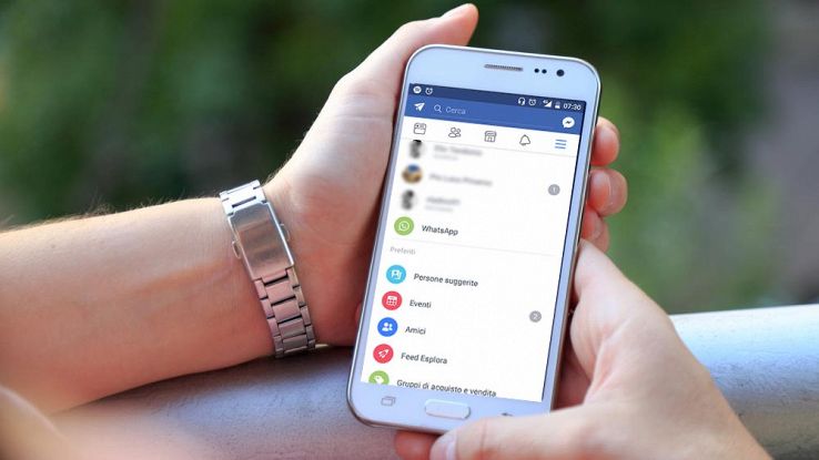 Da Facebook a WhatsApp con un tocco, sperimentazione in corso