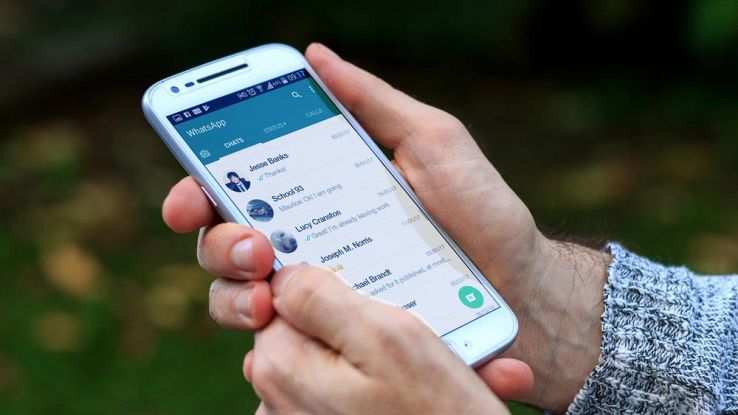 Truffa WhatsApp, attenzione al messaggio che formatta lo smartphone