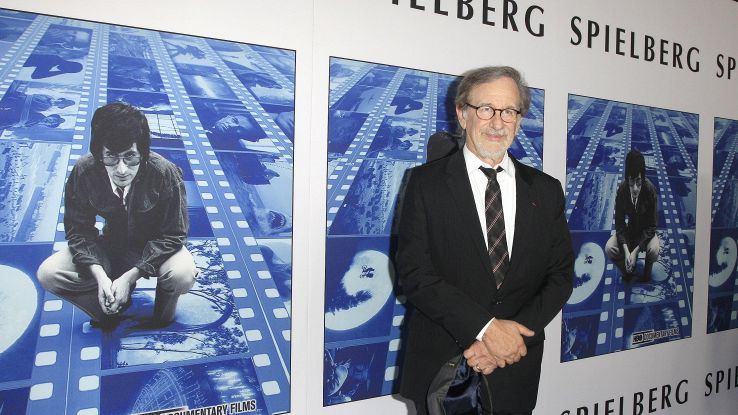 Apple: accordo Spielberg per serie tv