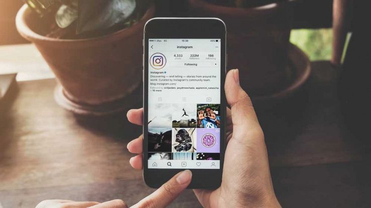 Come aggiungere un amico a una diretta Instagram