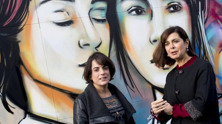 Instagramm celebra gentilezza con murale