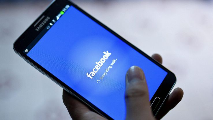Fb, un selfie come metodo 'anti spam'