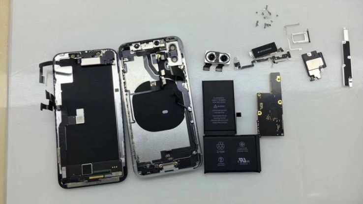 IPhone X ha due batterie disposte a "L"