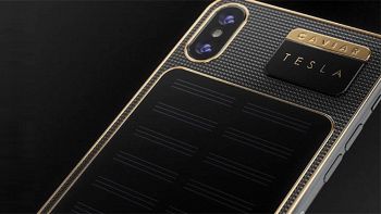 Caviar Tesla, l'iPhone X placcato oro e a energia solare