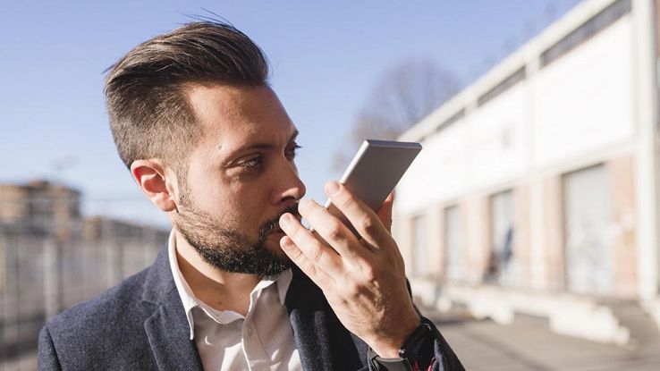 WhatsApp, novità per i messaggi vocali: sarà più facile registrarli