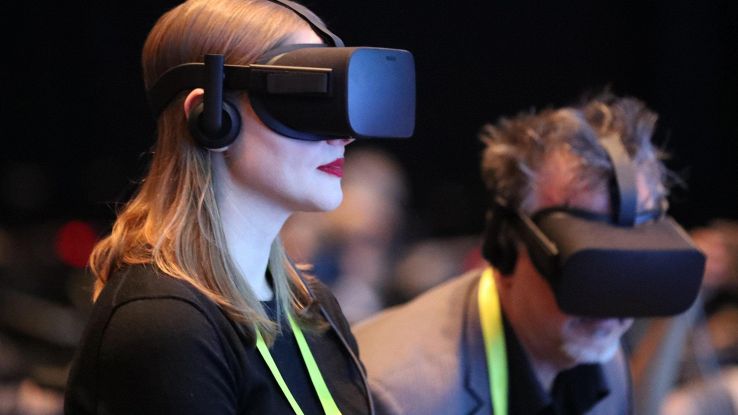 FB, realtà virtuale diventa multitasking