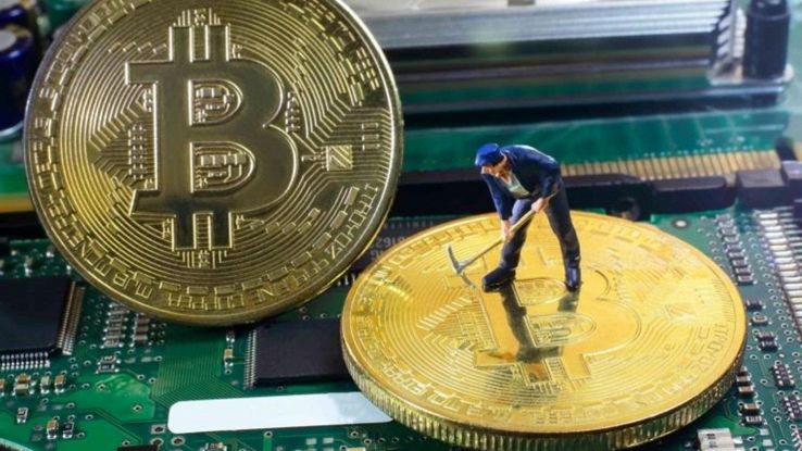 Bitcoin, virus producono moneta