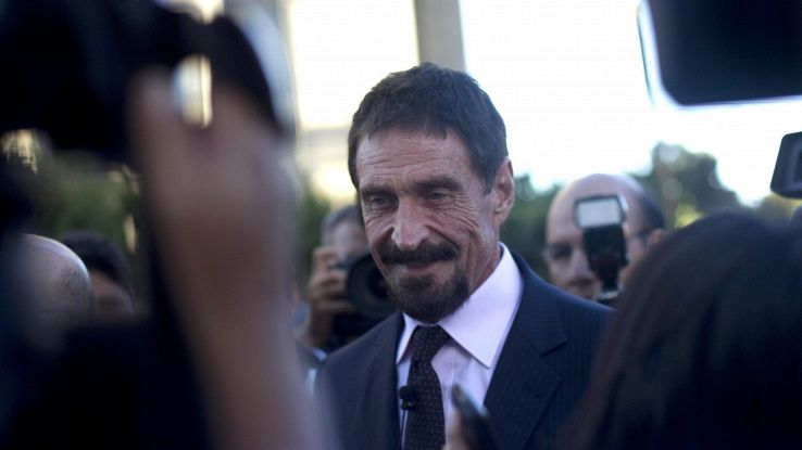 Violato profilo Twitter di John McAfee