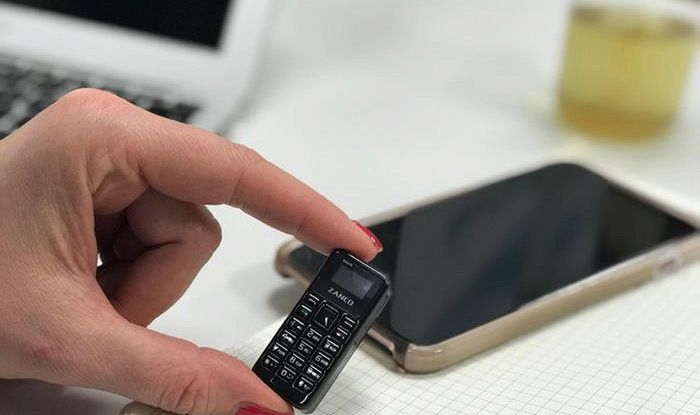 Ecco il telefonino più piccolo del mondo