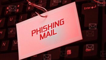 una lettera con scritto phishing email attaccata ad un amo