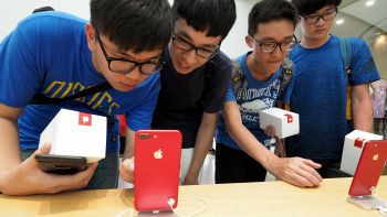 Pressing su Apple su uso iPhone a bimbi