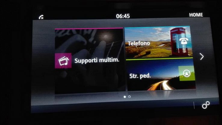 Cruscotto auto, display come smartphone
