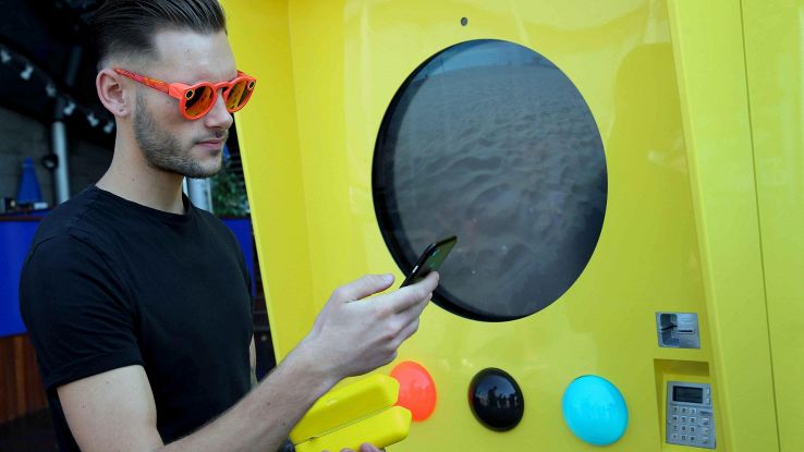 Snapchat si mette a vendere gadget