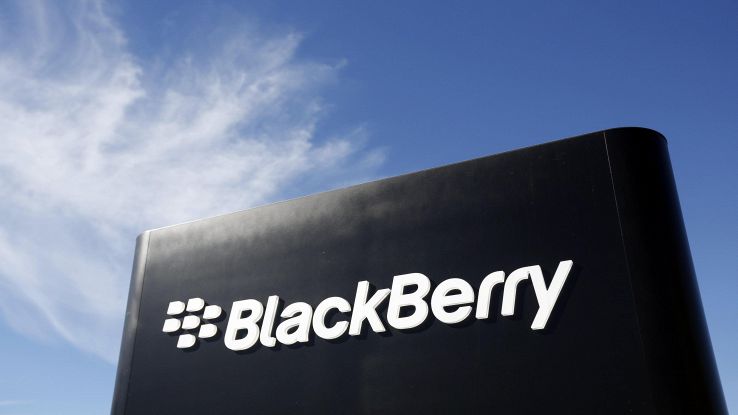 Blackberry accusa Fb, violati brevetti