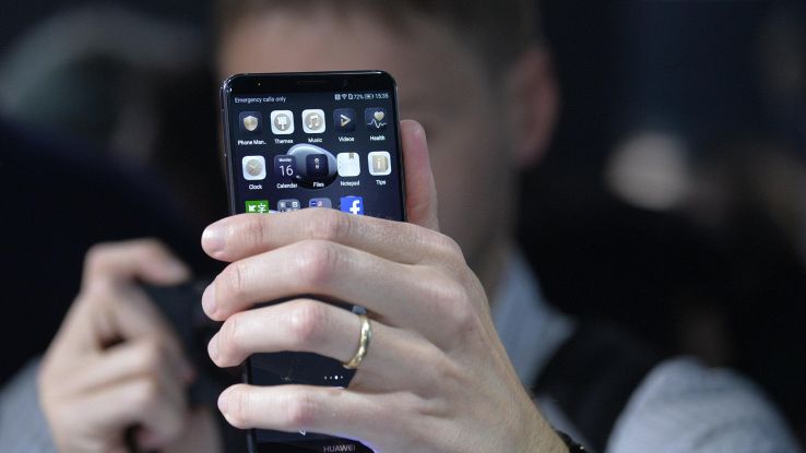 Huawei, P20 avrà la 'tacca' di iPhone X