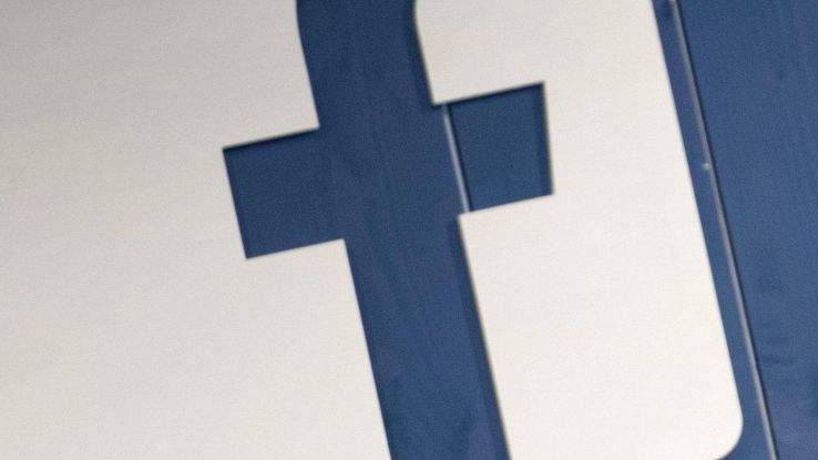 Fb chiede se è ok adescare minori