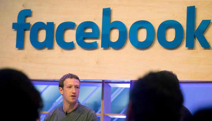Datagate, Zuckerberg al Senato si scusa: 'Commessi errori'