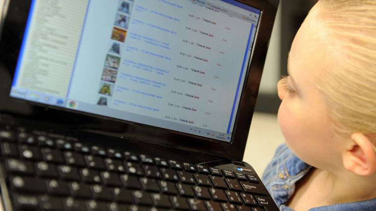 No smartphone e tablet prima dei 2 anni