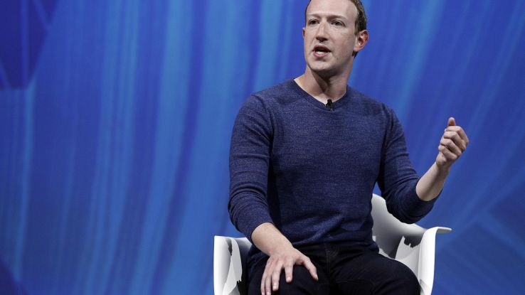 Facebook non espelle chi nega Olocausto