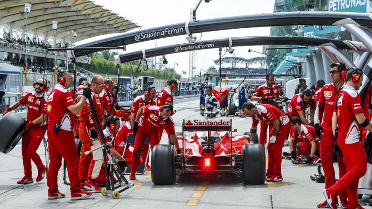 La Ferrari durante un pit-stop in Formula 1