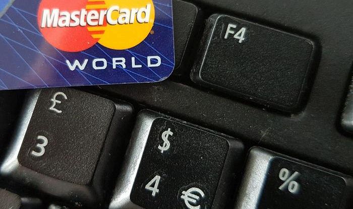 Intesa segreta fra Google e Mastercard per 'spiare' clienti